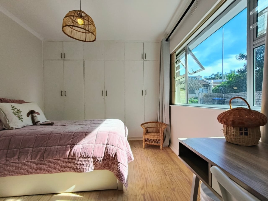 5 Bedroom Property for Sale in Wavecrest Eastern Cape